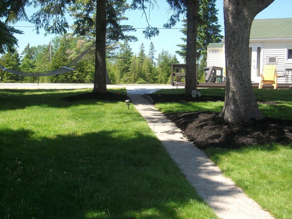 Grand Lake Resort Presque Isle Exterior photo