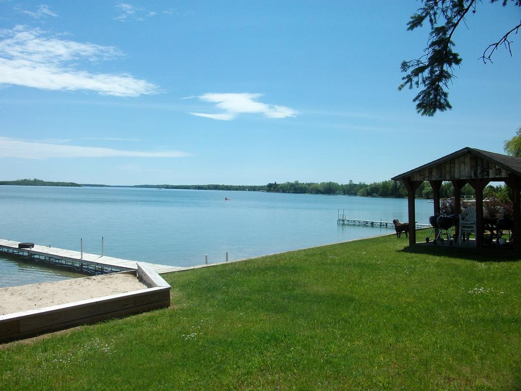 Grand Lake Resort Presque Isle Exterior photo