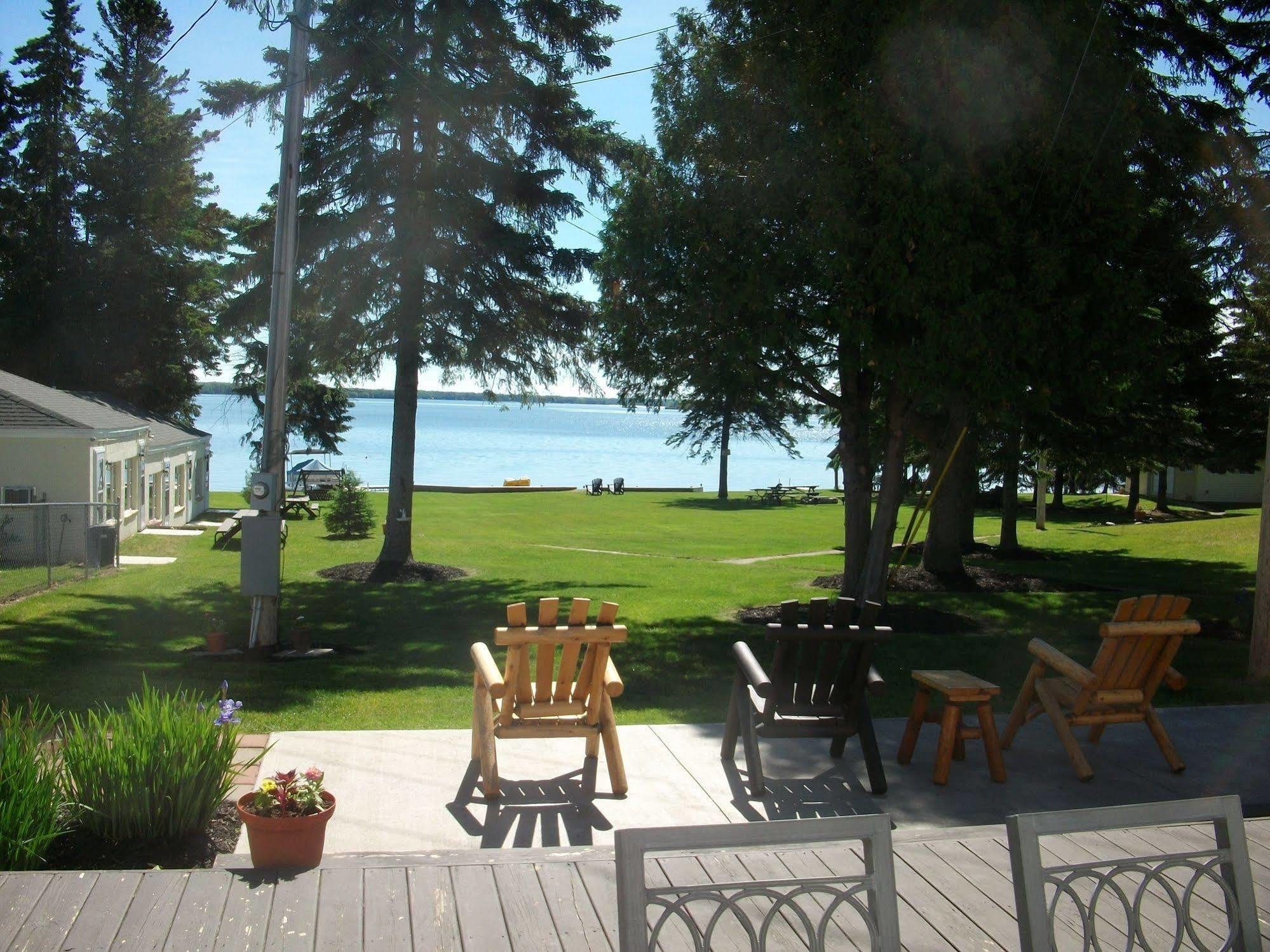 Grand Lake Resort Presque Isle Exterior photo