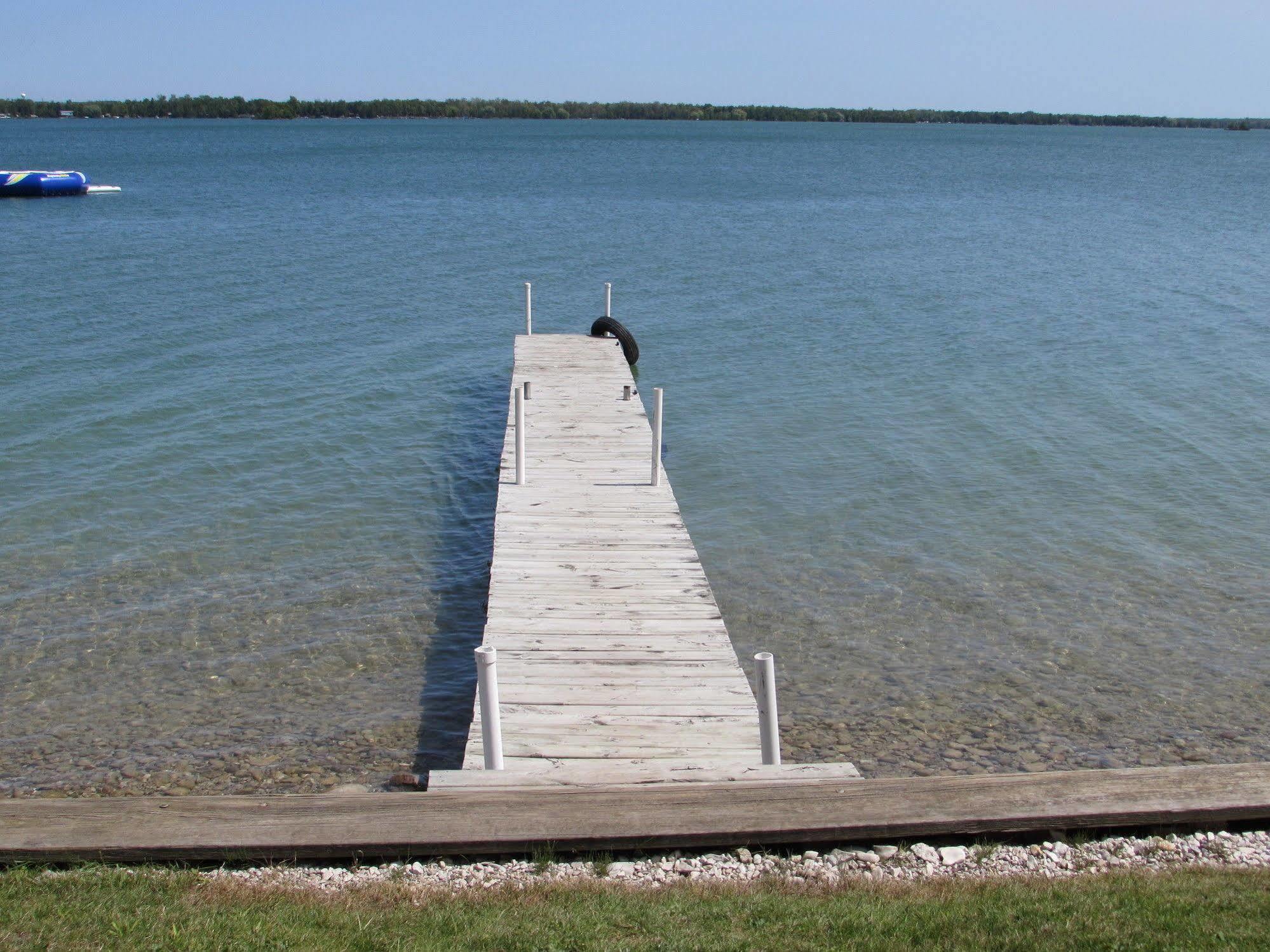 Grand Lake Resort Presque Isle Exterior photo