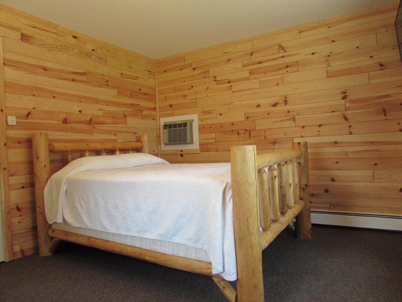 Grand Lake Resort Presque Isle Exterior photo